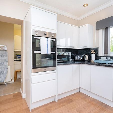 New Four Bedroom House - All Rooms Ensuite Stirling Bagian luar foto