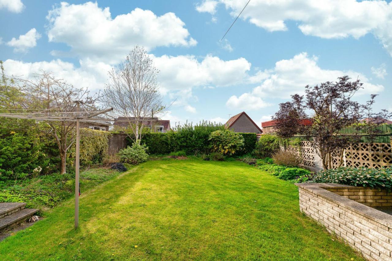 New Four Bedroom House - All Rooms Ensuite Stirling Bagian luar foto