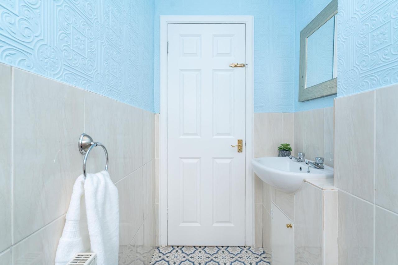 New Four Bedroom House - All Rooms Ensuite Stirling Bagian luar foto