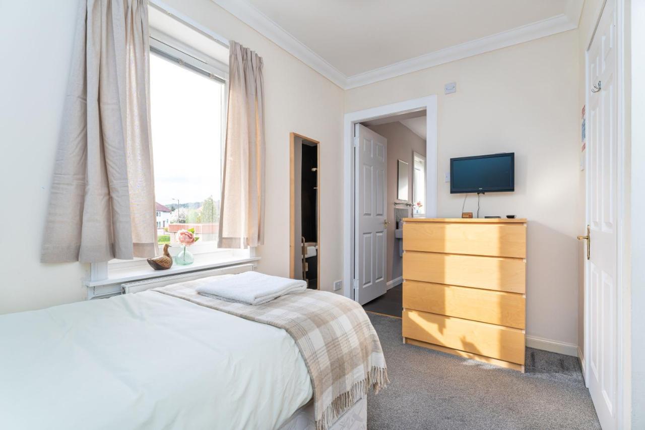 New Four Bedroom House - All Rooms Ensuite Stirling Bagian luar foto